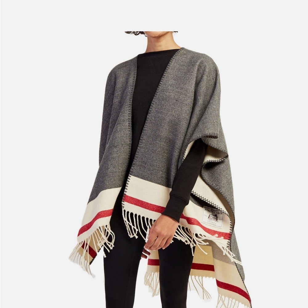 Roots Cabin Gray and Cream Wrap with Red Stripe